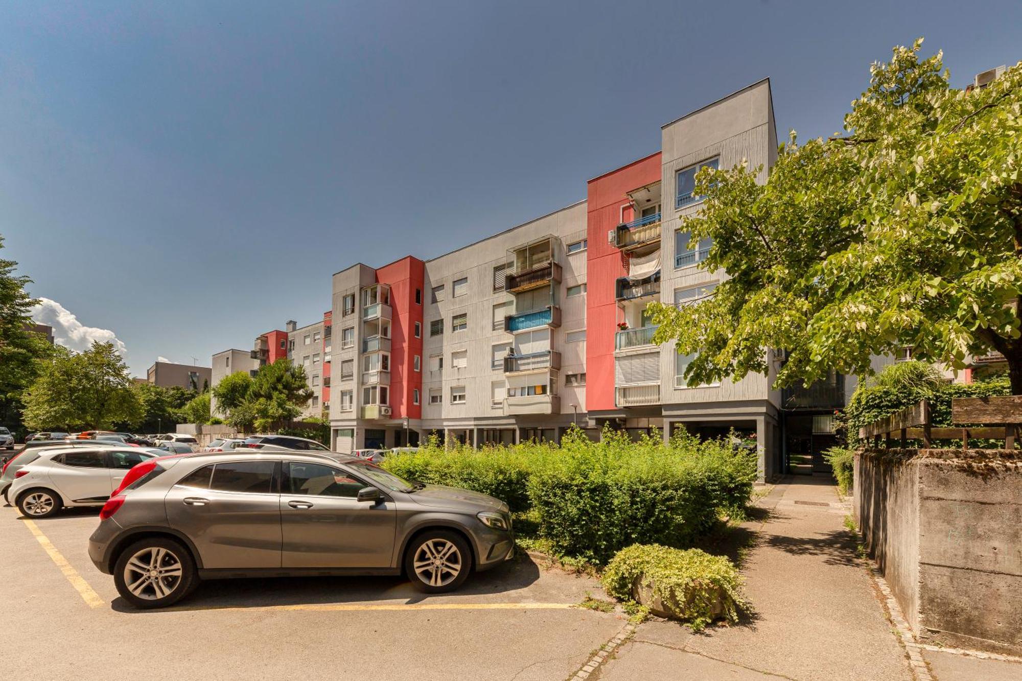 Cosy And Bright Apartment リュブリャナ エクステリア 写真