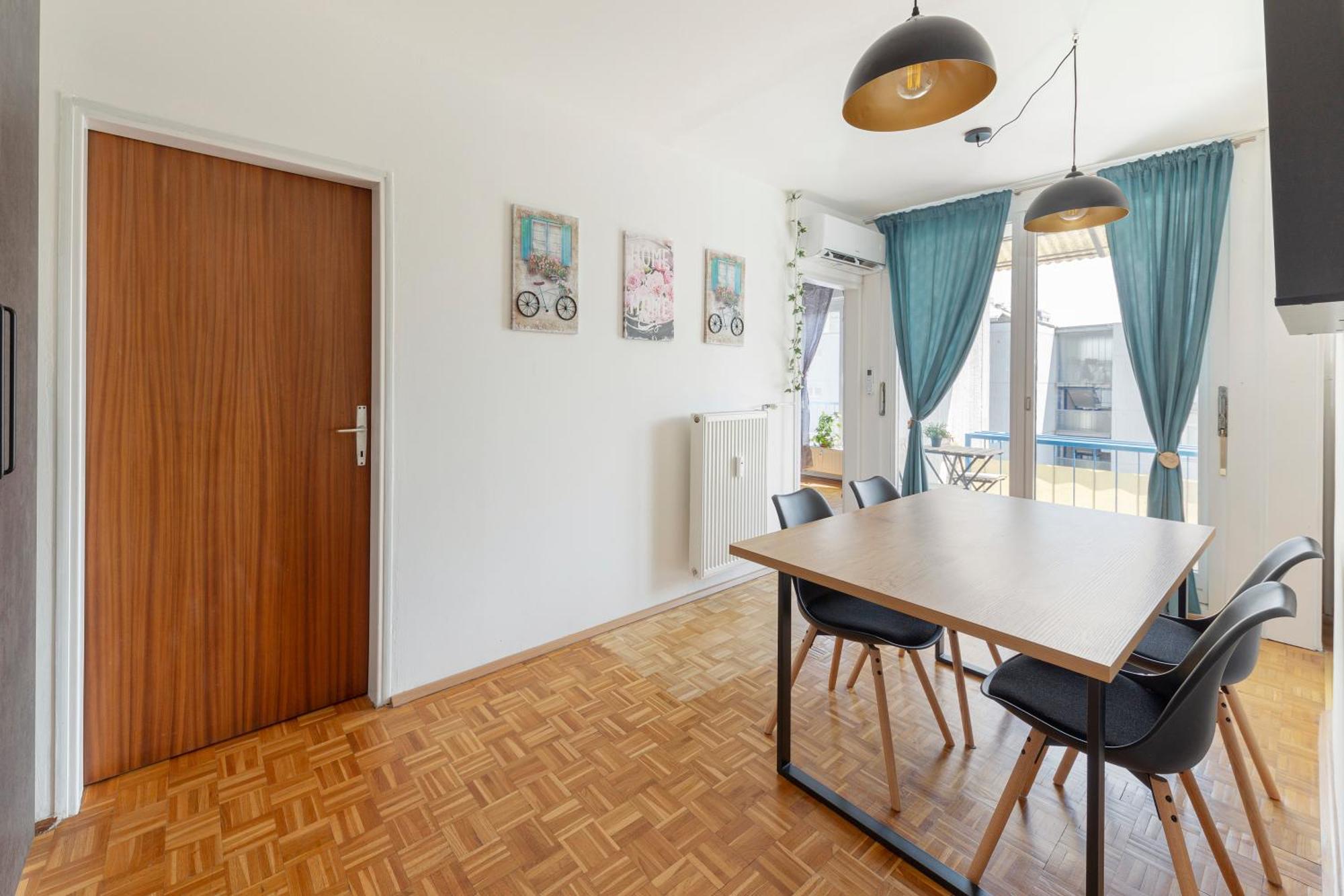 Cosy And Bright Apartment リュブリャナ エクステリア 写真