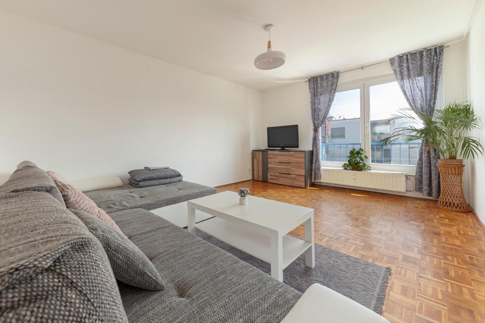 Cosy And Bright Apartment リュブリャナ エクステリア 写真